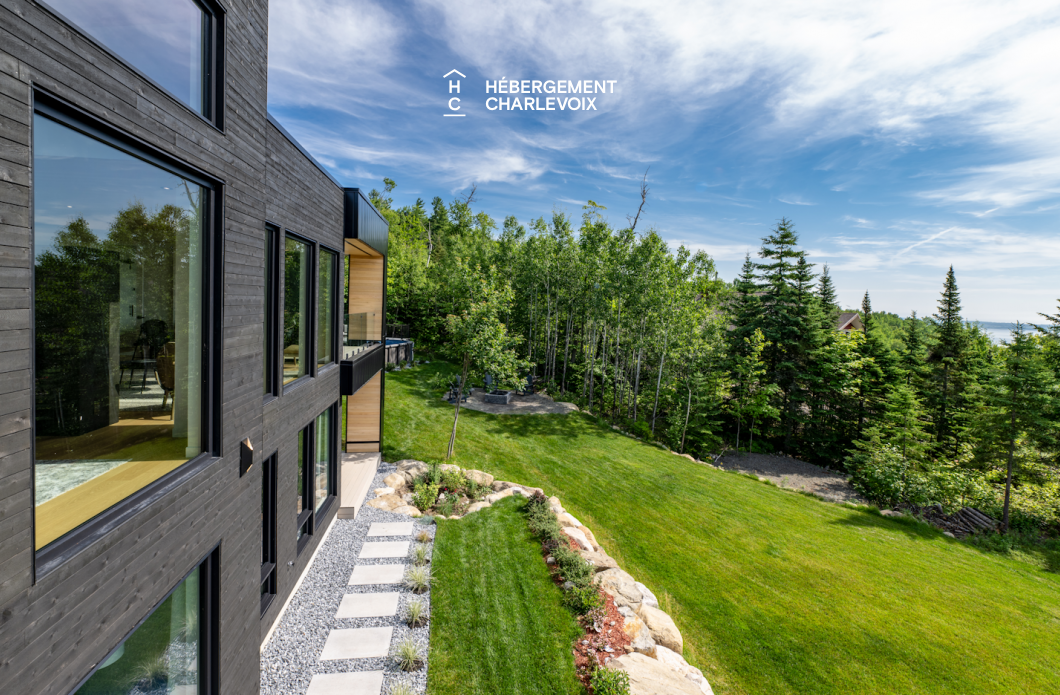 ALT-49 - Villa contemporaine offrant les splendeurs du St-Laurent!